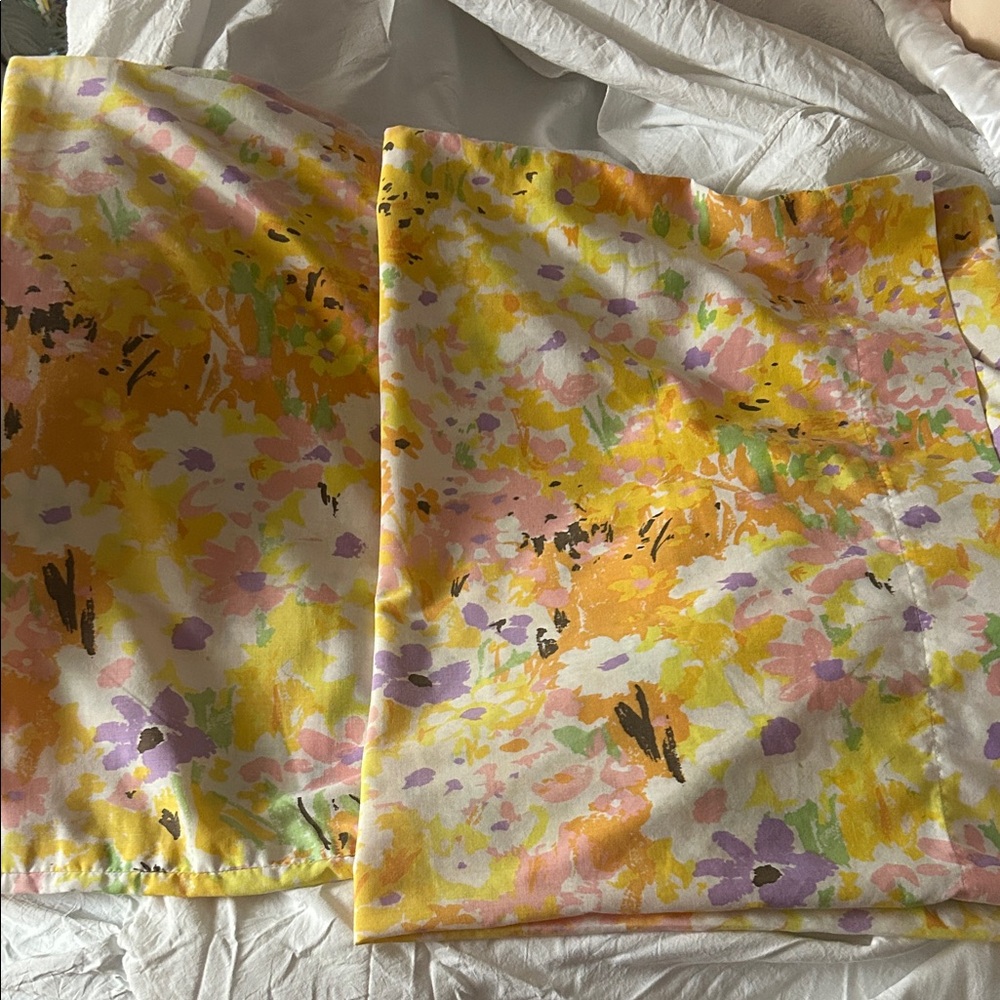 Two Matching Vintage 1960’s/1970’s Fashion Manor Standard Floral Pillowcases - Picture 5 of 13